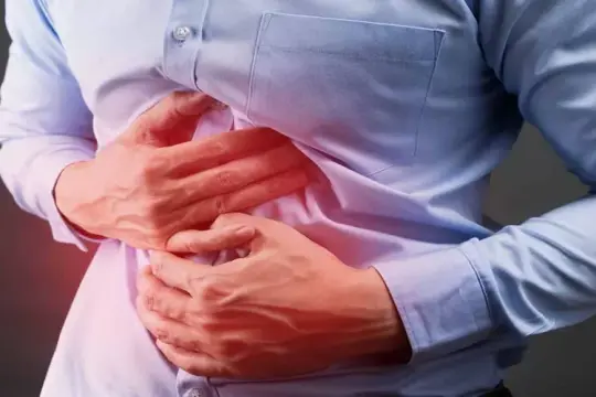 دراسة جديدة: الوجبات الصغيرة المنتظمة تخفف أعراض القولون العصبي