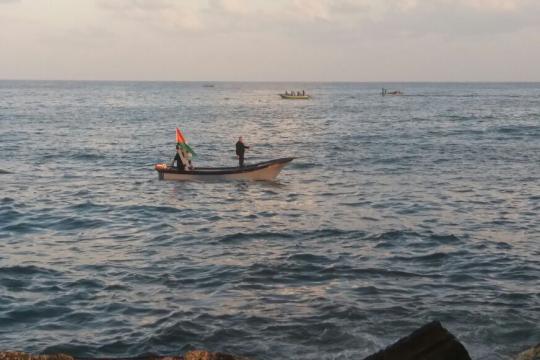 إصابة 3 صيادين برصاص بحرية الاحتلال في بحر مدينة غزة