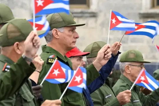 واشنطن تبحث عن عنصر داخل النظام الكوبي لعقد صفقة لإنهاء الحكم الشيوعي