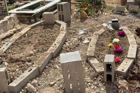 الاحتلال يمنع زيارة مقبرة الشهداء في جنين ويقتحم بلدة عجة