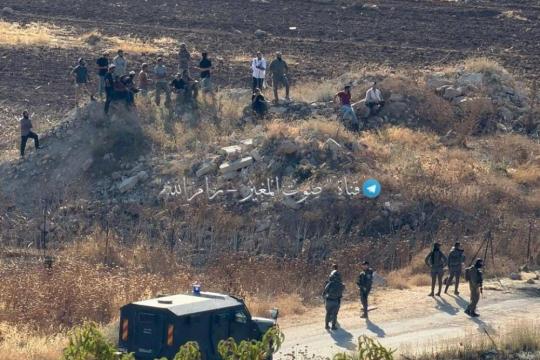 إصابة 6 فلسطينيين بينهم أطفال ونساء في هجوم للمستوطنين على المغير