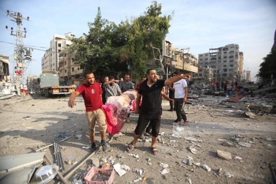شهيدان وعدة إصابات في قصف إسرائيلي استهدف محيط مفترق السامر وسط مدينة غزة