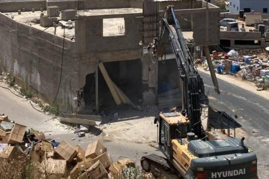 الاحتلال يشرع بهدم 20 منزلاً في برطعة جنوب غرب جنين وتشريد نحو 100 مواطن