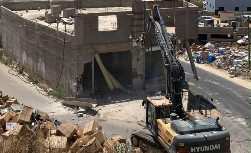 رفض استئناف قدمه الأهالي والبلدية وسط اعتلاء السكان أسطح المنازل المهددة بالهدم