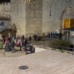 الاحتلال يغلق منطقة باب العامود في القدس