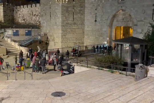 الاحتلال يغلق منطقة باب العامود في القدس