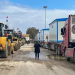 نتنياهو يؤجل خطوات إعادة إعمار غزة إلى ما بعد الانتخابات.. وتعطيل تدريب آلاف الفلسطينيين في مصر
