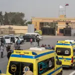 وصول أول حافلة فلسطينية من مصر إلى غزة عبر معبر رفح بعد عام ونصف من الإغلاق