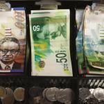 أسعار صرف العملات مقابل الشيكل اليوم الخميس