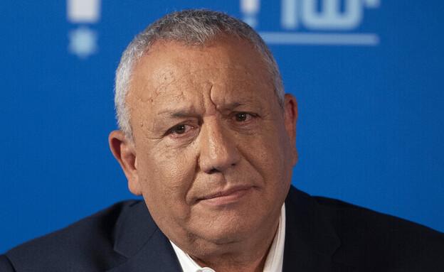 رئيس حزب "يشار!" يطرح خطة لتشكيل ائتلاف من 63 إلى 64 مقعدًا ويربط المشاركة بقانون التجنيد الإلزامي أو الخدمة الوطنية للجميع.