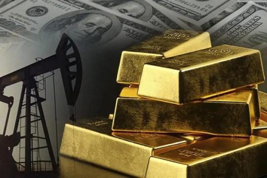 ارتفاع طفيف في أسعار الذهب عالمياً مع تراجع الدولار وترقب بيانات الوظائف الأميركية