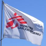 «أطباء بلا حدود» تحذّر من تداعيات كارثية لقرار إسرائيل وقف نشاطها في غزة