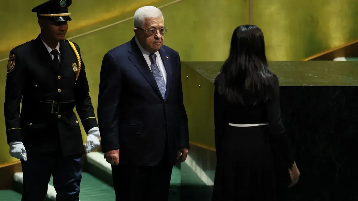 الخارجية الأميركية تمدد قيود التأشيرات على مسؤولين فلسطينيين