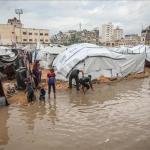 الدفاع المدني : خيام النازحين في غزة "لا تصلح للعيش" وسط موجة أمطار