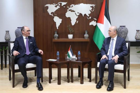مصطفى يبحث مع وفد ألماني التصعيد الإسرائيلي والأوضاع الإنسانية في غزة والضفة