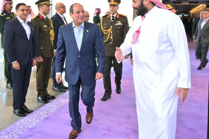 اللقاء تناول وقف الحرب والمساعدات الإنسانية وخطة "ترمب" للسلام