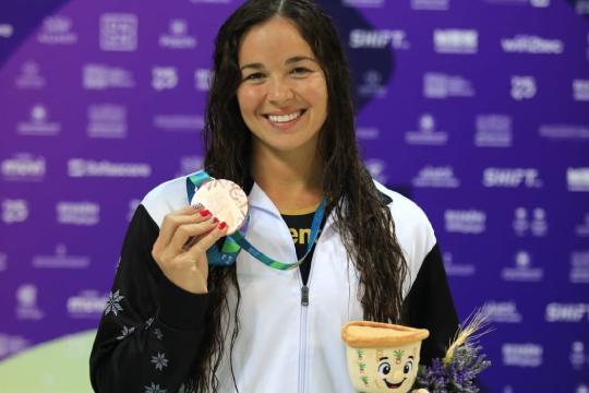 السباحة الفلسطينية فاليري ترزي ترشّح لجائزة "الرياضية المفضلة" في JOY AWARDS