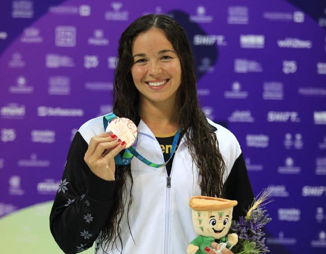 السباحة الفلسطينية تتنافس مع أبرز الرياضيات على الجائزة السنوية في السعودية