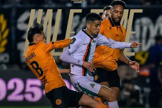 الجيش الملكي يبلغ نهائي دوري أبطال أفريقيا رغم خسارته أمام نهضة بركان