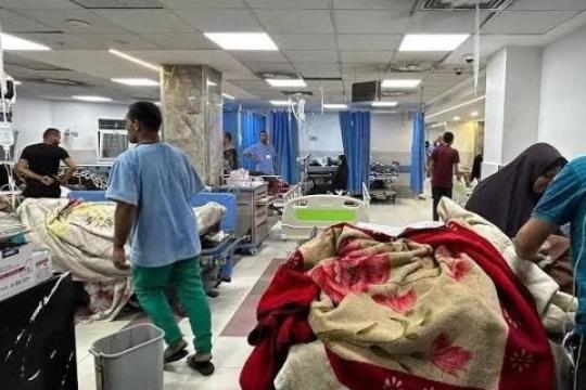 الصحة في غزة: آلاف المرضى يواجهون خطرًا مع تعطل التحويلات الطبية وتزايد المطالب بفتح المعابر