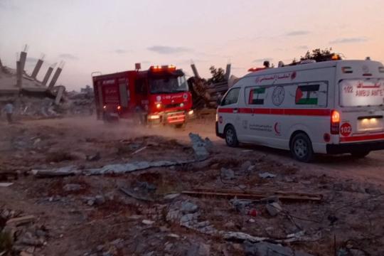 إصابة 3 نازحين بحريق داخل خيمة في خان يونس جنوب قطاع غزة