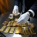 الذهب يستقر قرب 4540 دولاراً وسط مخاوف التضخم وتعثر إعادة فتح مضيق هرمز