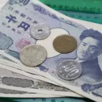 الين يسجل أكبر قفزة يومية في 6 أشهر وسط تكهنات بتدخل ياباني وشيك