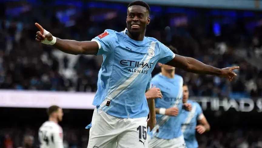 غيهي يحسم الفوز على سالفورد سيتي بعد هدف بالخطأ لدورينغتون