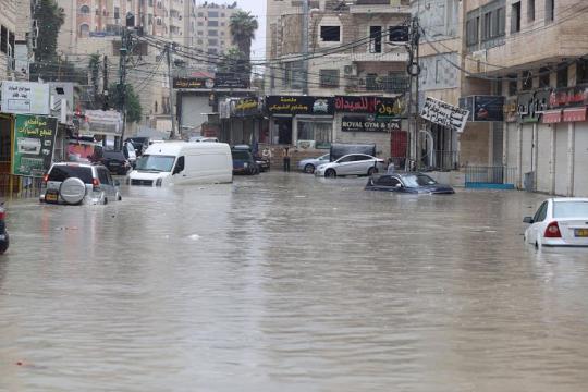 فيضانات وانهيارات موضعية في عدة أحياء بالقدس