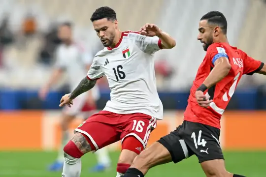 تعادل مثير بين مصر والإمارات يؤجل حسم بطاقات التأهل في المجموعة الثالثة