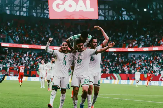 الجزائر تحقق العلامة الكاملة وتتأهل متصدرة مجموعتها في أمم إفريقيا بالمغرب