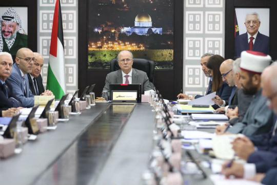 مجلس الوزراء يطالب بتحرك دولي لحماية التعليم في القدس ورفع القيود عن غزة