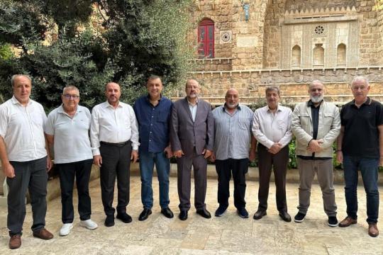 لقاء بين قيادة حماس وتيار الإصلاح بالفتح في بيروت لبحث مستجدات العدوان والانتخابات