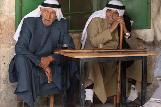 الإحصاء الفلسطيني: 347 ألف مسن في فلسطين وأكثر من ثلاثة أرباعهم يعانون أمراضاً مزمنة