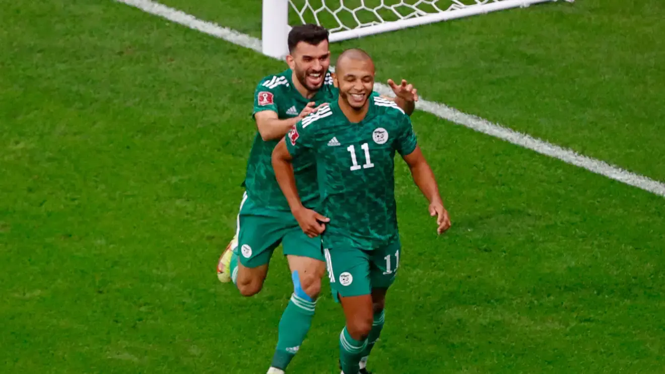 طرد مبكر وإصابة وهدف عكسي يعقدون مهمة العراق أمام تألق محاربي الصحراء