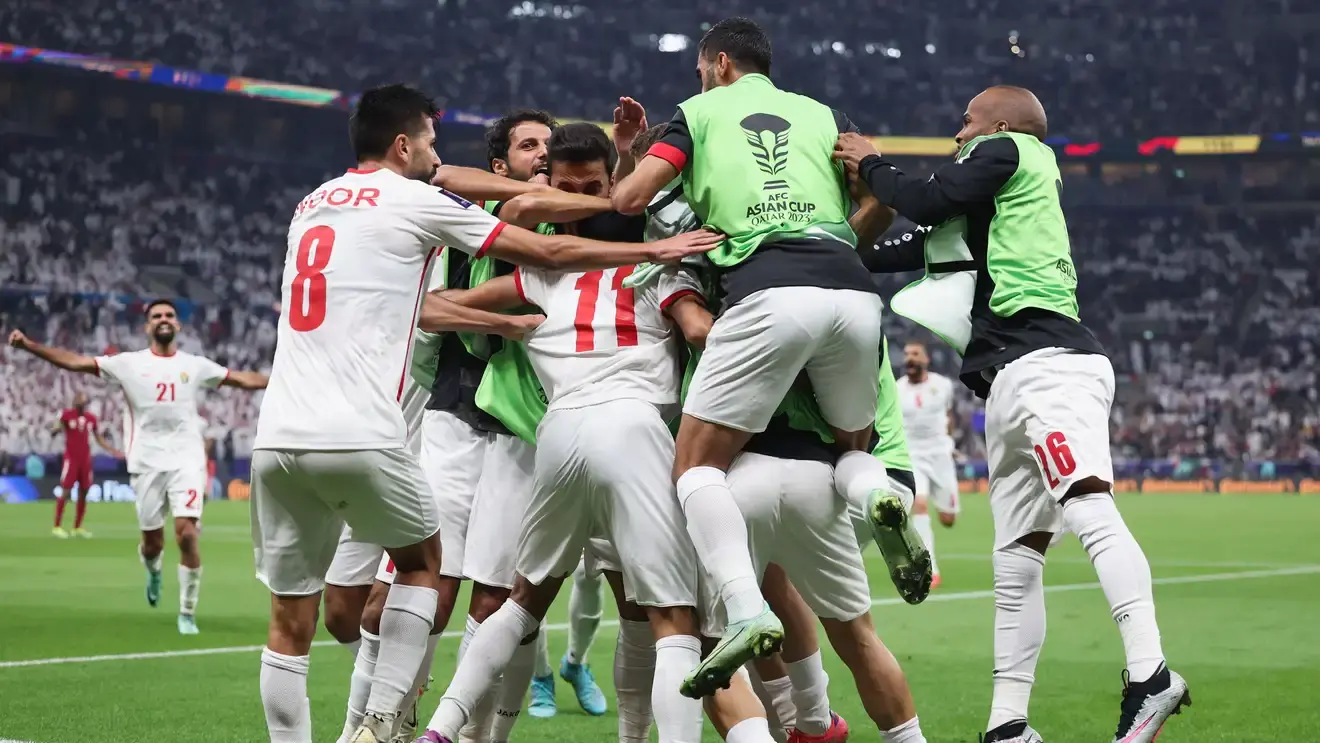 “النشامى” يحسمون القمة بهدفين مقابل هدف رغم إهدار ركلة جزاء وطرد مبكر للإمارات