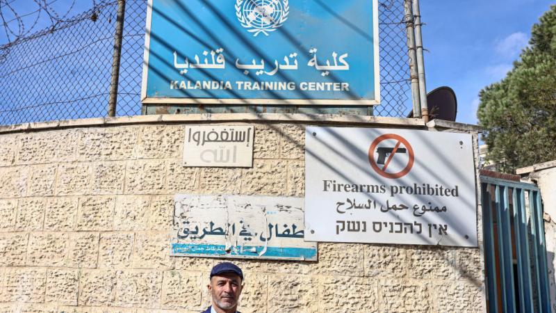 الأونروا تحذر من إغلاق مركز قلنديا للتدريب وحرمان مئات الطلبة من التعليم