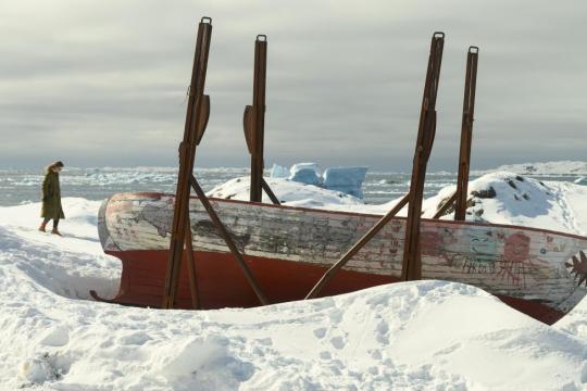 غرينلاند تعود إلى الواجهة: جزيرة الجليد في قلب صراع الأطماع الدولية