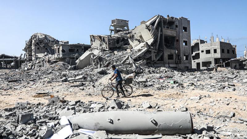 السلطات المحلية تكشف عن اكتشاف أكثر من 20 ألف قطعة متفجرة منذ بداية الحرب وتحذيرات من كارثة إنسانية مستمرة