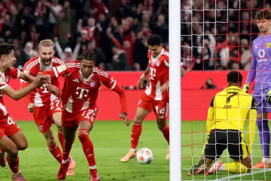 بايرن ميونخ يحسم “دير كلاسيكر” أمام دورتموند ويواصل انطلاقته المثالية في البوندسليغا