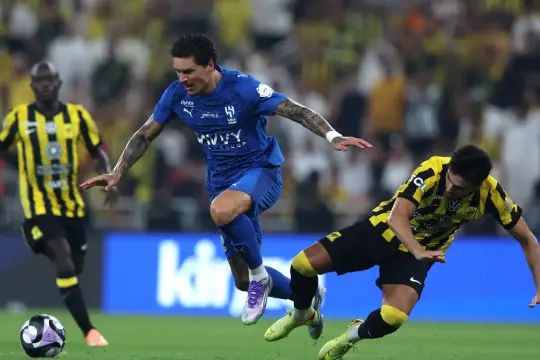 الهلال يفرض سيطرته على كلاسيكو جدة ويهزم الاتحاد 2-0