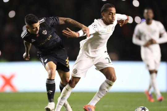 تشيلسي يتعثر أمام كاراباخ بتعادل مثير وبافوس يحقق انتصاره الأول في أبطال أوروبا