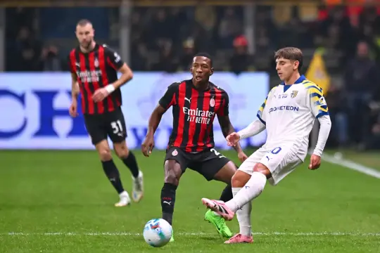 بارما يقلب الطاولة على ميلان ويفرض عليه التعادل 2-2 في الدوري الإيطالي