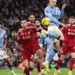 مانشستر سيتي يكتسح ليفربول بثلاثية نظيفة ويقلّص الفارق مع آرسنال