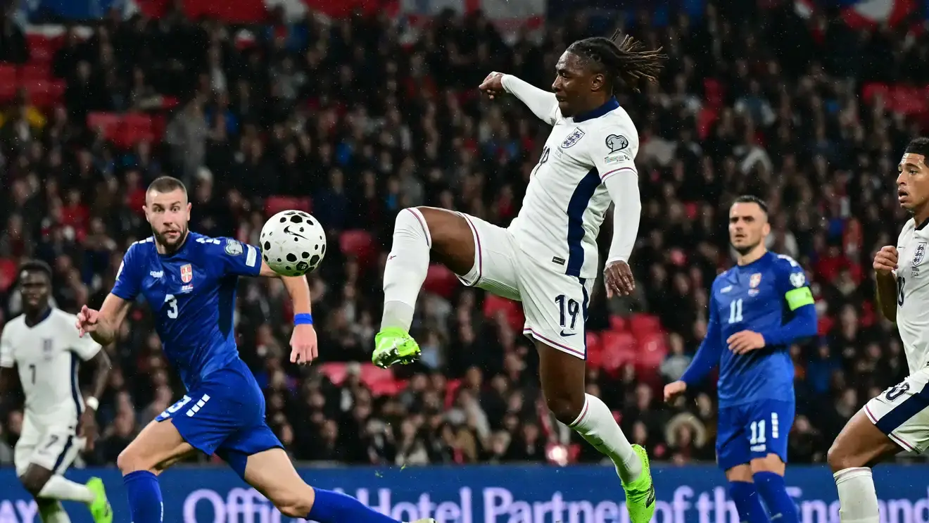 ساكا يفتتح التسجيل وإيزي يحسم الفوز في ويمبلي… وصربيا تودّع سباق التصفيات بعد خسارة جديدة