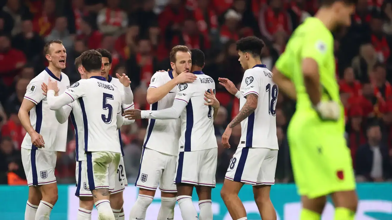 ثنائية القائد تثبت صدارة إنجلترا بالعلامة الكاملة وتجعلها أول منتخب أوروبي يتأهل دون تلقي أي هدف في مجموعة من ست مباريات أو أكثر