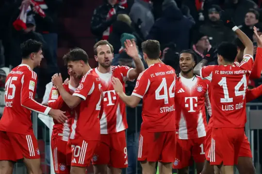 بايرن ميونيخ يقلب الطاولة بسداسية أمام فرايبورغ ويعزز صدارته للبوندسليغا