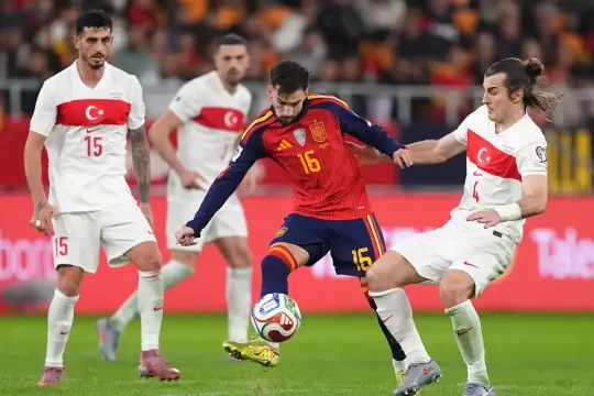 إسبانيا تتأهل رسميًا إلى كأس العالم 2026 بعد تعادل مثير مع تركيا