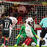 موناكو يصعق باريس سان جيرمان ويفوز بقمة الدوري الفرنسي بهدف مينامينو