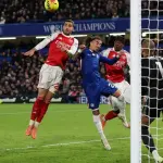 تشيلسي ينجو بنقطة ثمينة أمام آرسنال رغم النقص العددي في قمة الجولة 13